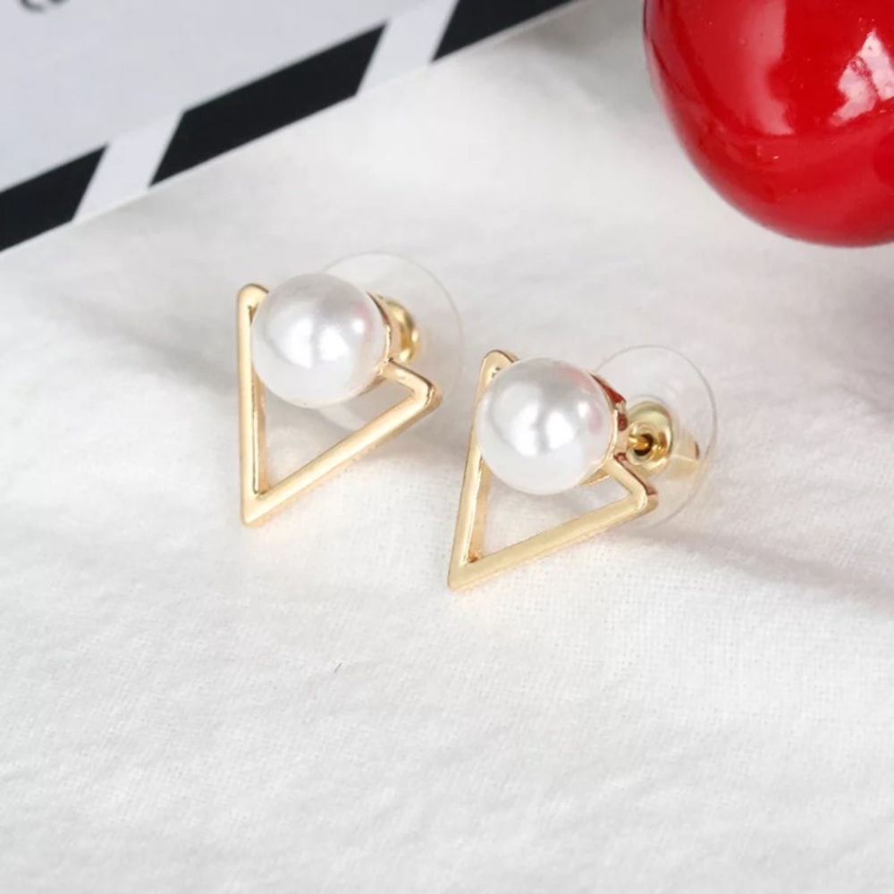 🔴5/$20⚠️𝗖𝗟𝗘𝗔𝗥𝗔𝗡𝗖𝗘⚠️Pearl Earrings NEW - Picture 5 of 9
